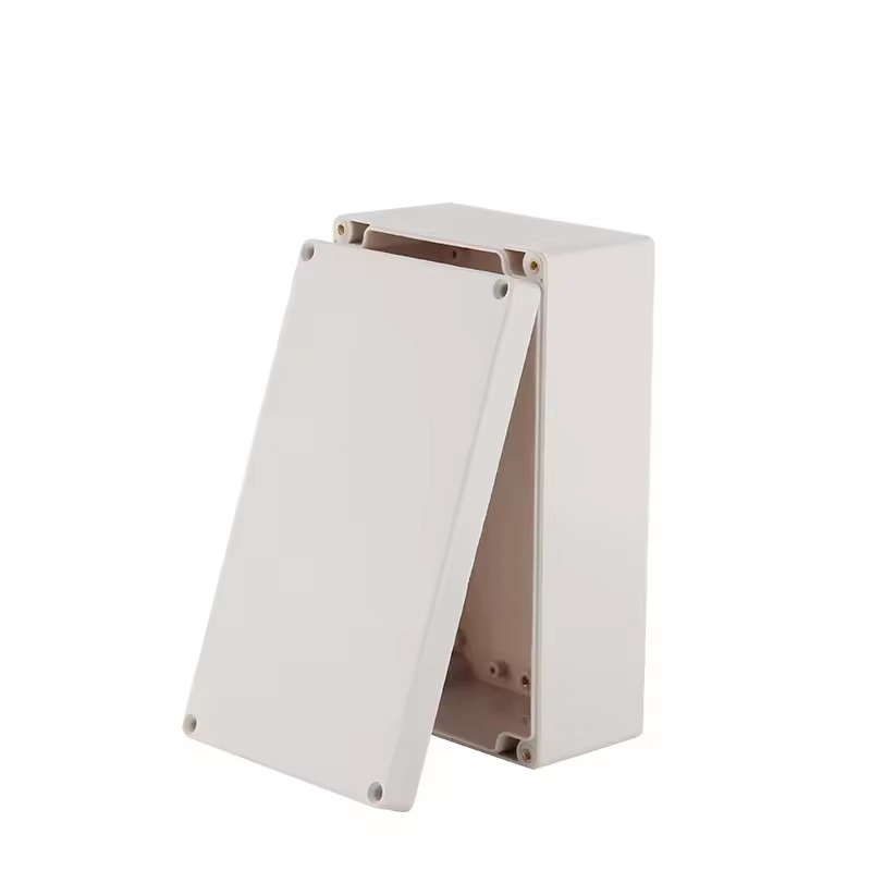 Zewnętrzna obudowa z tworzywa  – Outdoor Power Outlet Waterproof recenzja i cena